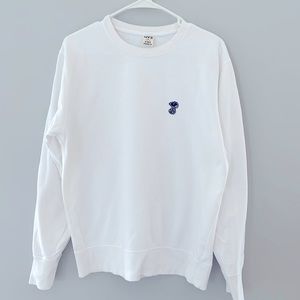 Selling lightly worn Uniqlo x Kaws x Peanuts Snoopy crewneck sweater size M